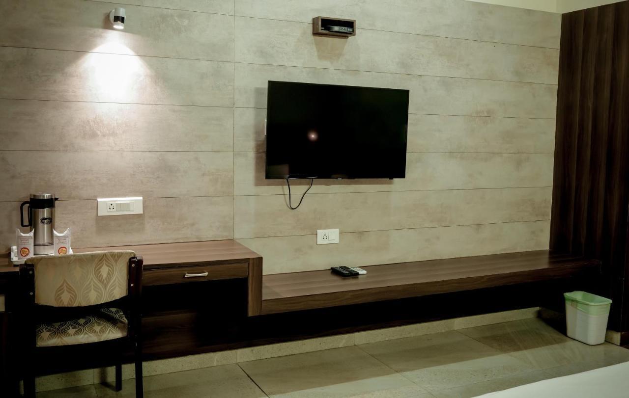 Hotel Highway King Behror Ngoại thất bức ảnh
