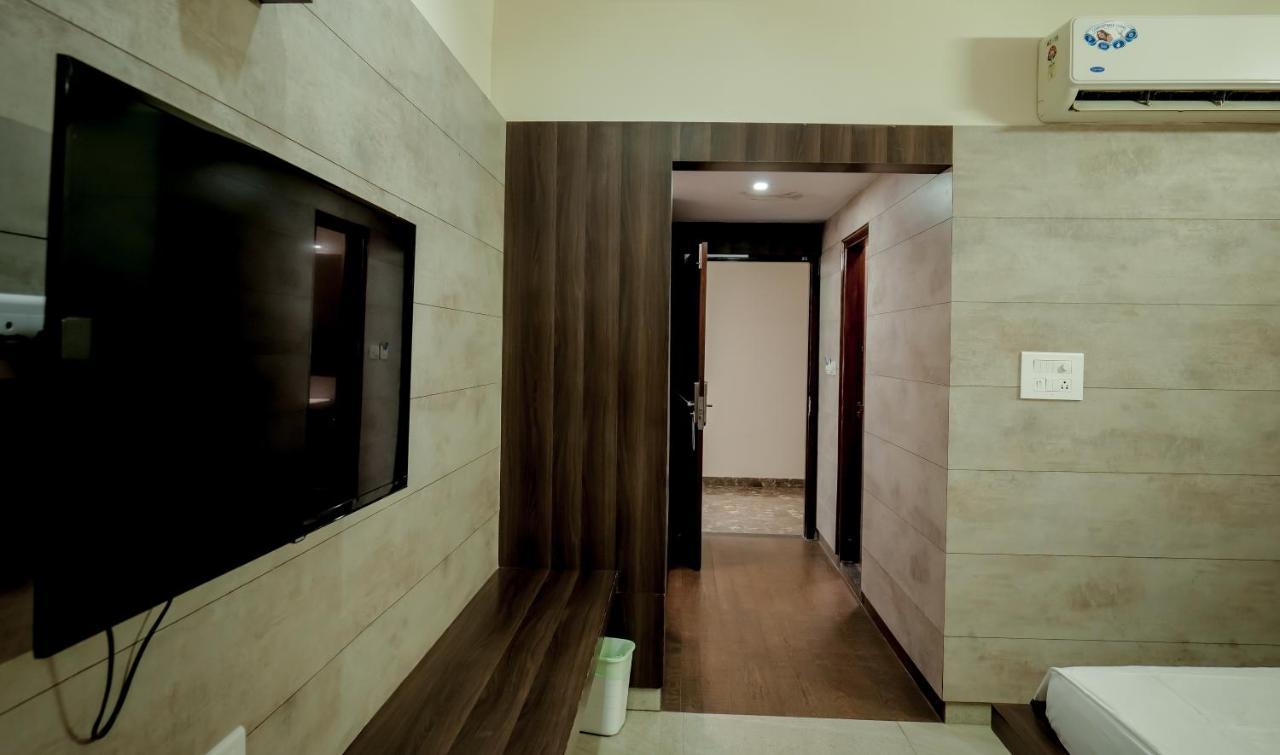 Hotel Highway King Behror Ngoại thất bức ảnh